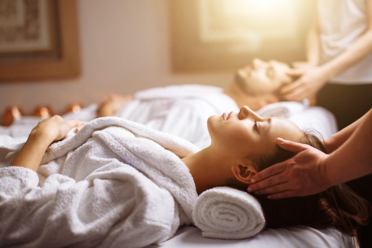 Enhancing Mindfulness with Couples Massage Elements